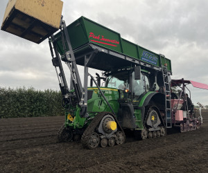 PLANTING ROOF + FRONTLOADER