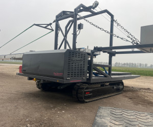 Zelfrijdende rups oogstmachine 